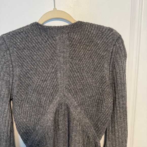 Antonio Melani Gray Peplum Wool Alpaca Blend Sweater Bell Sleeves Size Medium - Picture 8 of 10